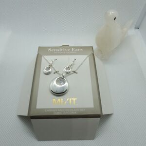 NWT Mixit Silver Necklace & Earrings Set